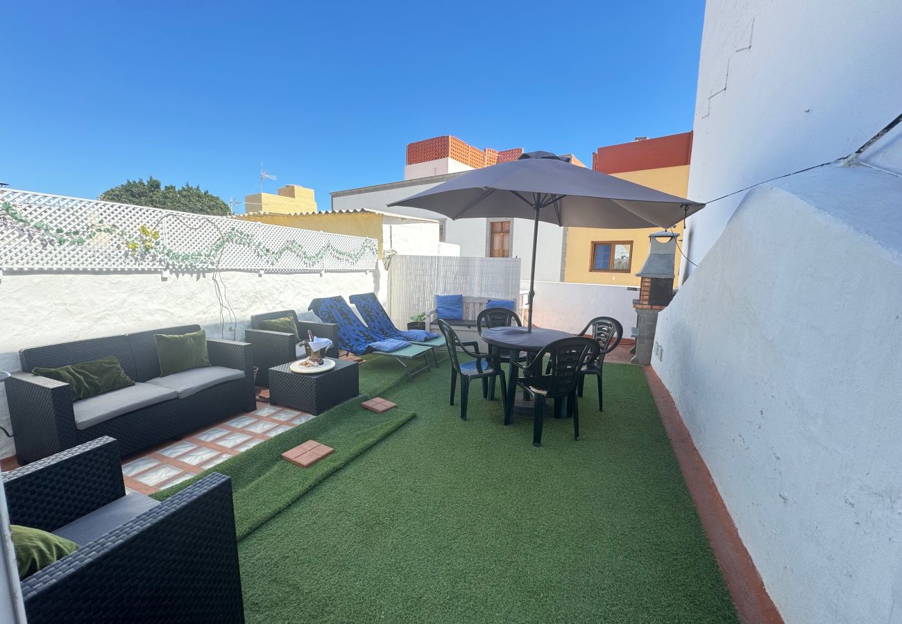 Casa en Agüimes - Casa en Agüimes con terraza, barbacoa y aire acondicionado