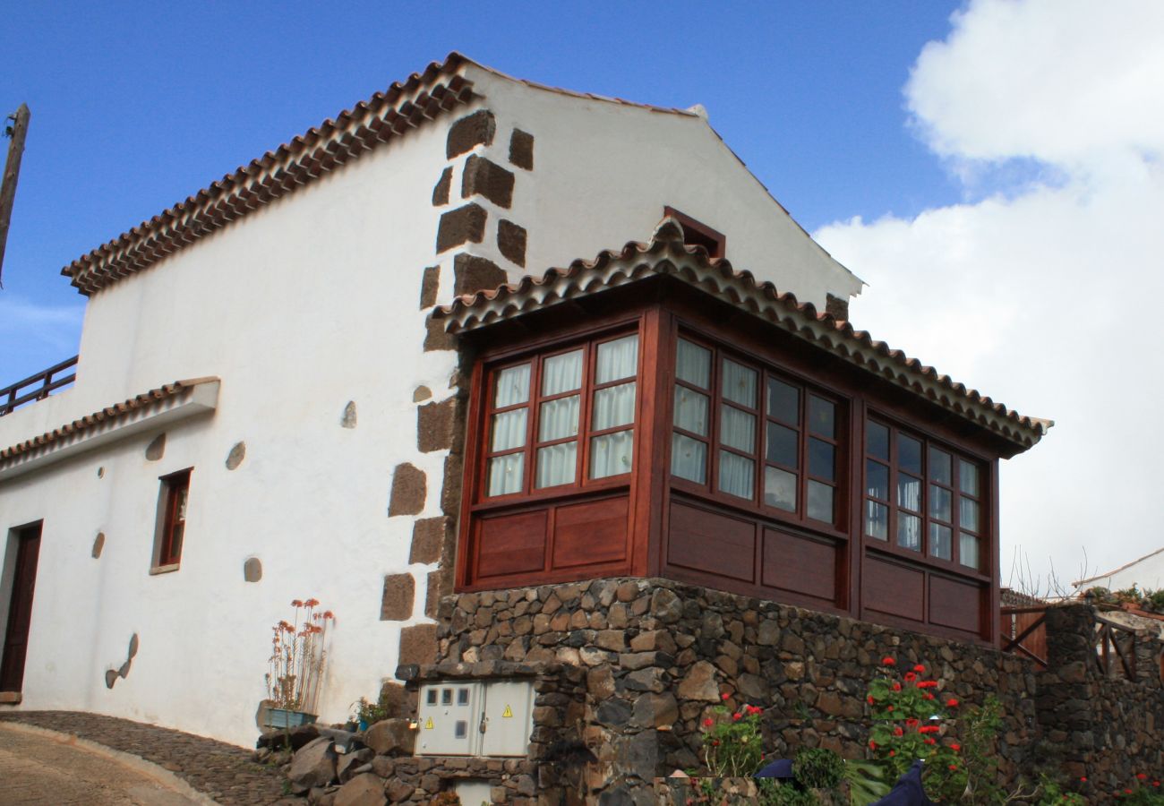 Casa rural en Santa María de Guía - Casa Rural 2 HAB para hacer senderismo, desconectar con 2 terrazas y barbacoa