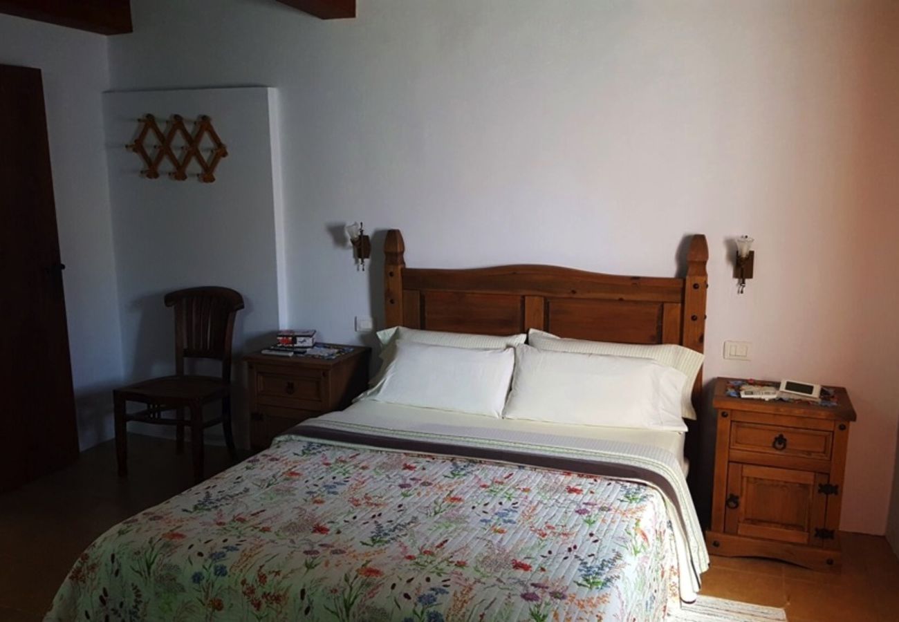 Casa rural en Santa María de Guía - Casa Rural 2 HAB para hacer senderismo, desconectar con 2 terrazas y barbacoa