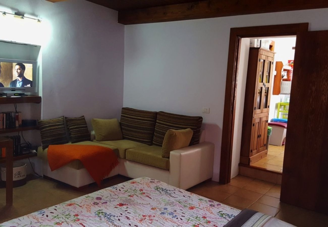 Casa rural en Santa María de Guía - Casa Rural 2 HAB para hacer senderismo, desconectar con 2 terrazas y barbacoa