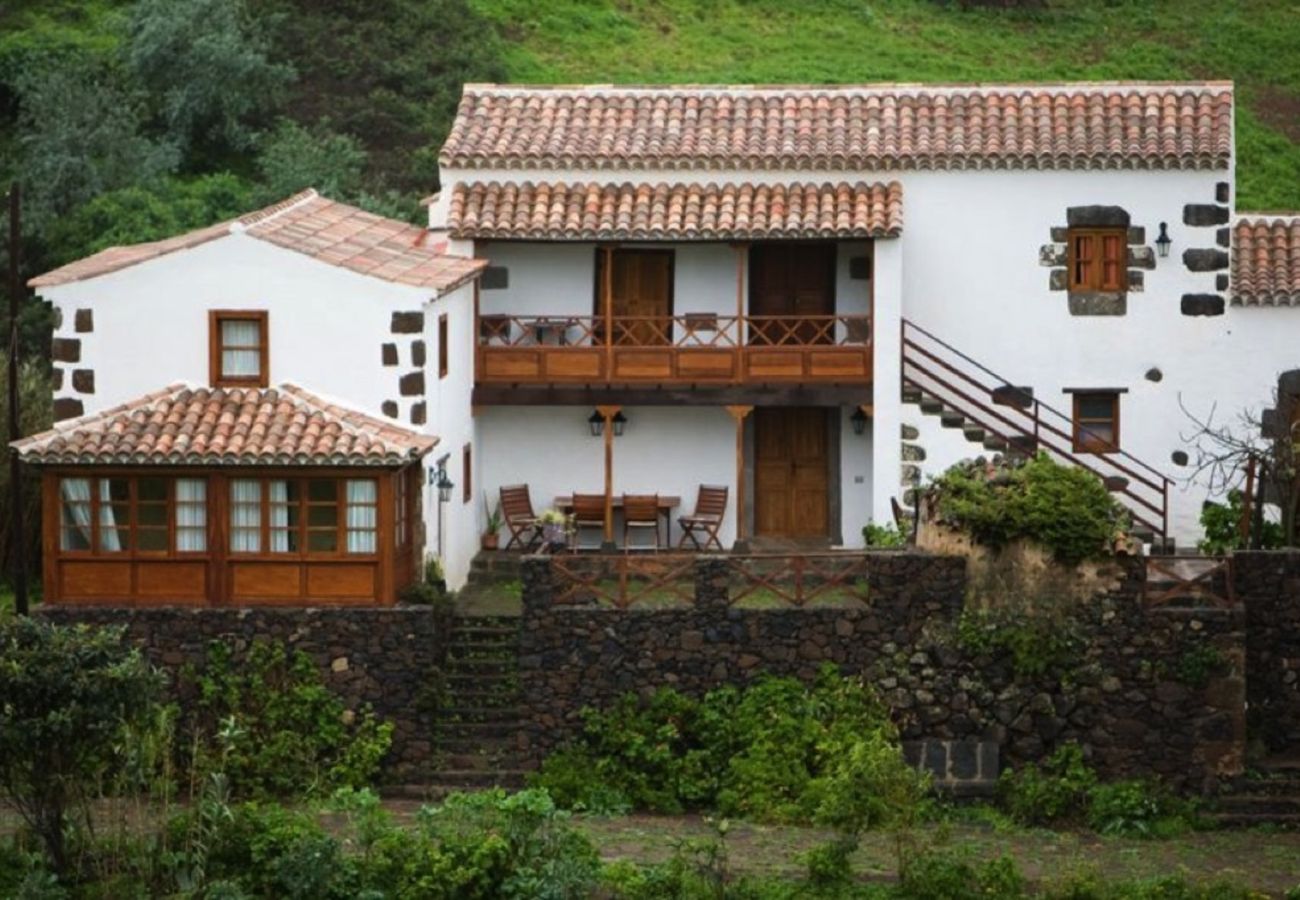 Casa rural en Santa María de Guía - Casa Rural 2 HAB para hacer senderismo, desconectar con 2 terrazas y barbacoa