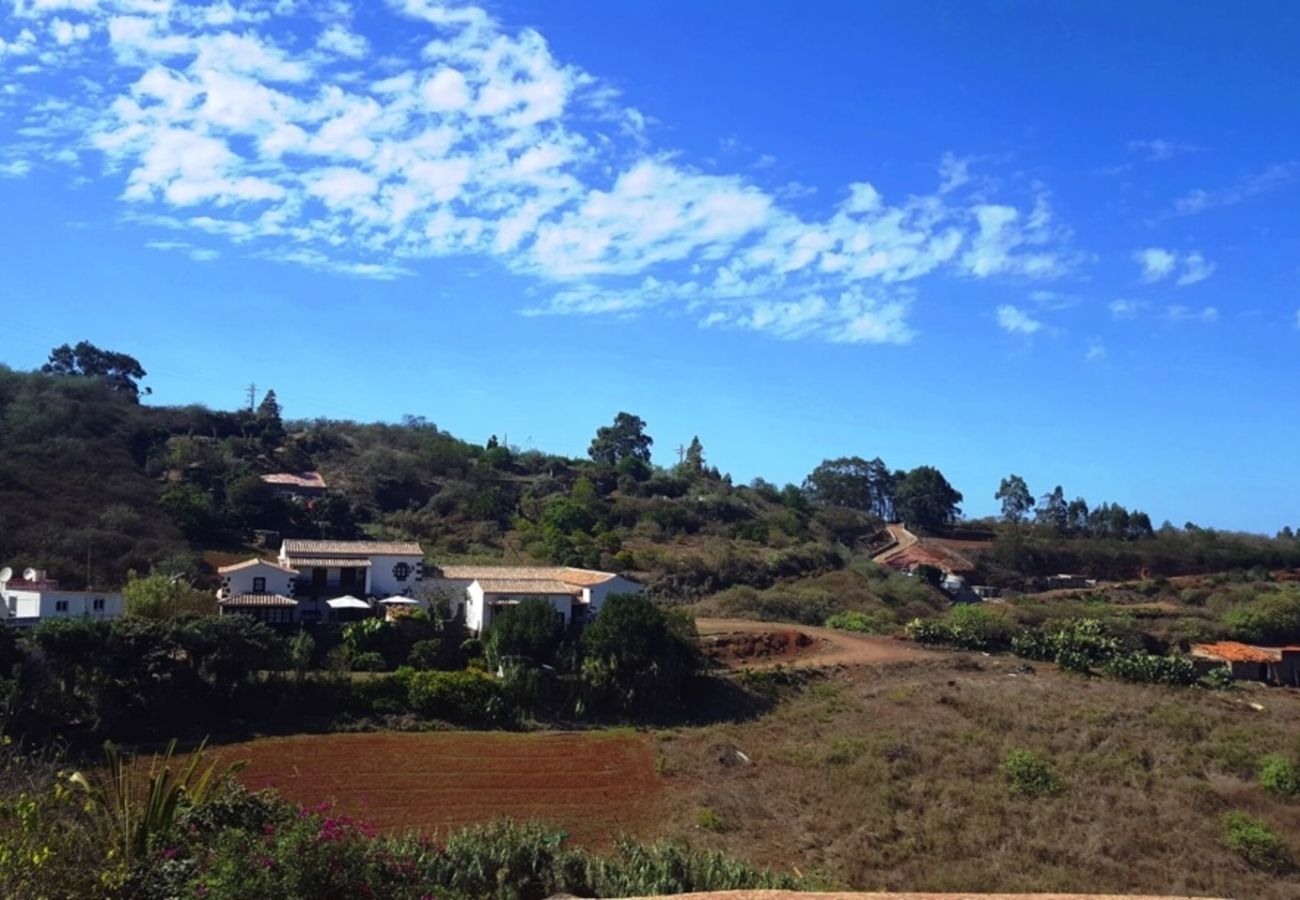 Casa rural en Santa María de Guía - Casa Rural 2 HAB para hacer senderismo, desconectar con 2 terrazas y barbacoa