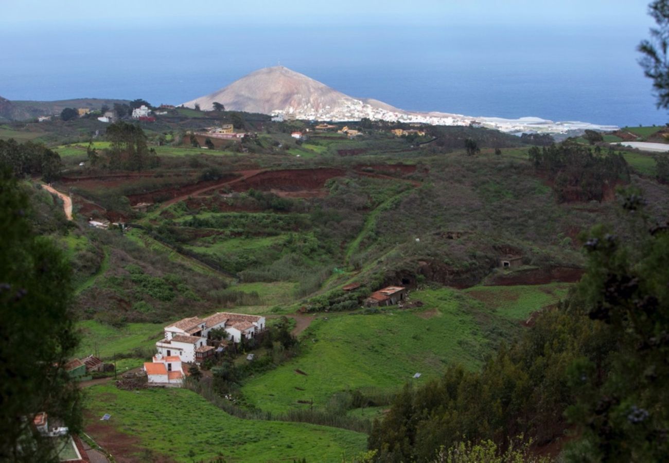 Casa rural en Santa María de Guía - Casona Rural en un entorno relajado y tranquilo