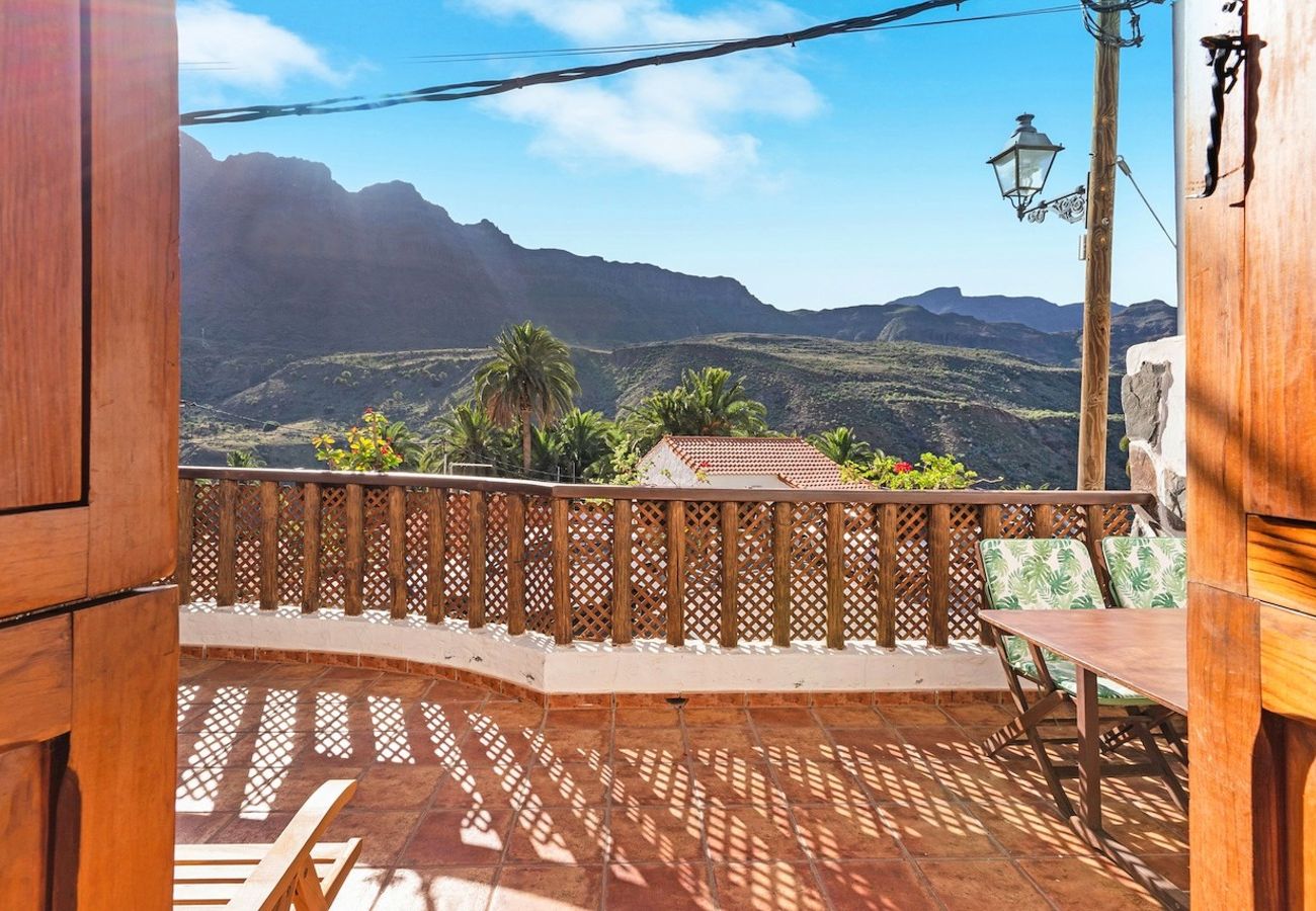 Casa en Santa Lucía de Tirajana - Casa rural en LaSorrueda con terraza y barbacoa ideal para desconectar