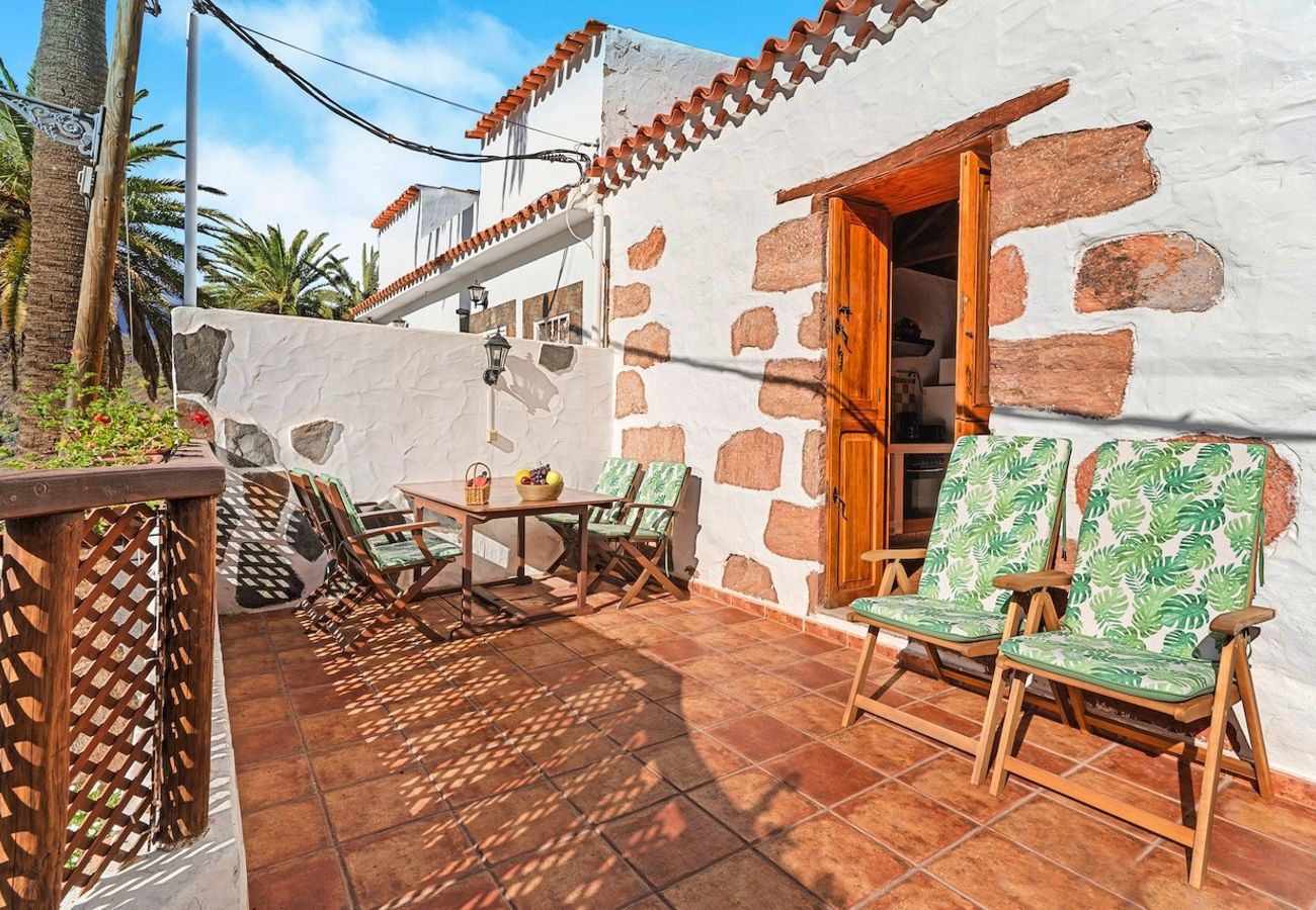 Casa en Santa Lucía de Tirajana - Casa rural en LaSorrueda con terraza y barbacoa ideal para desconectar