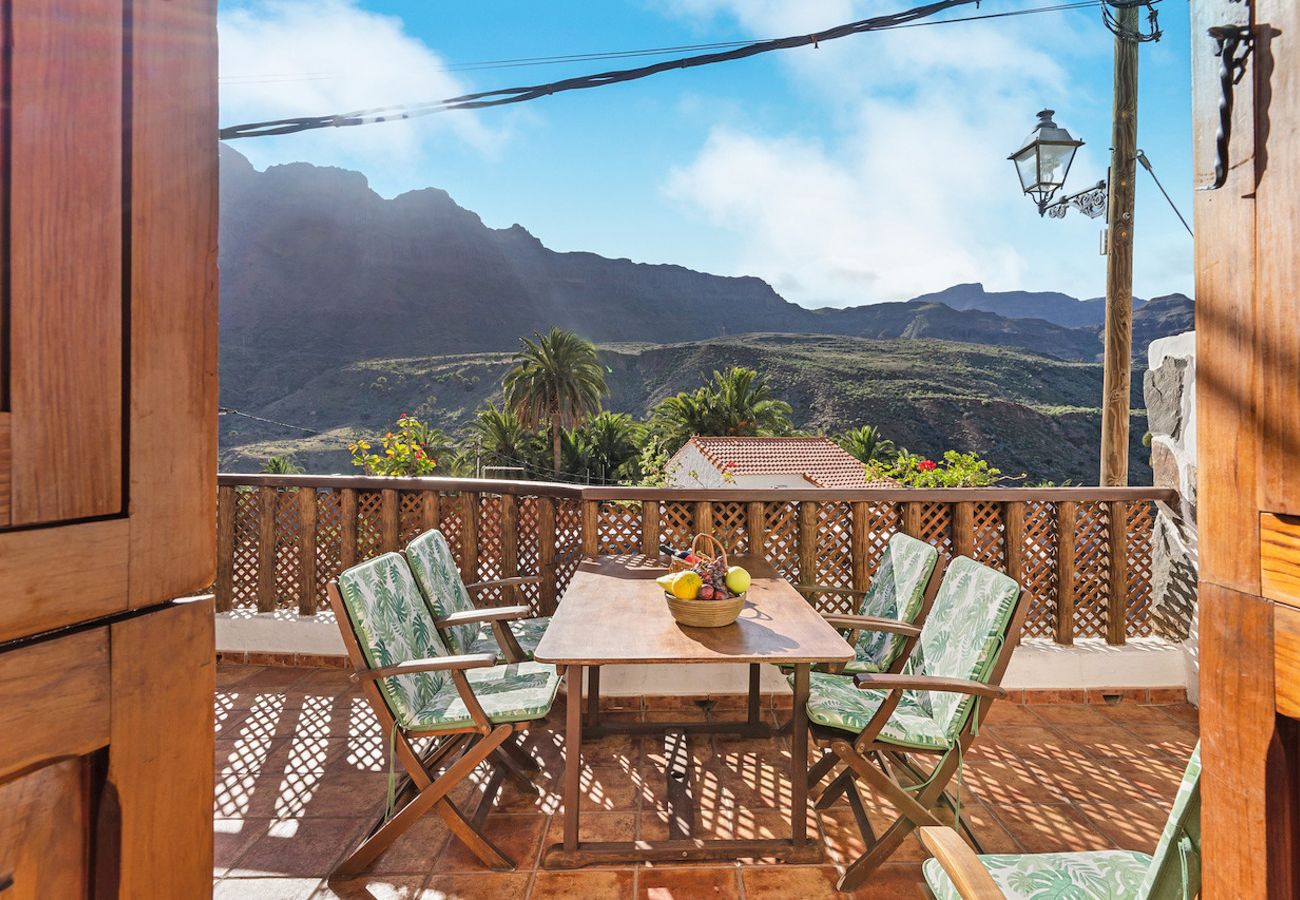 Casa en Santa Lucía de Tirajana - Casa rural en LaSorrueda con terraza y barbacoa ideal para desconectar