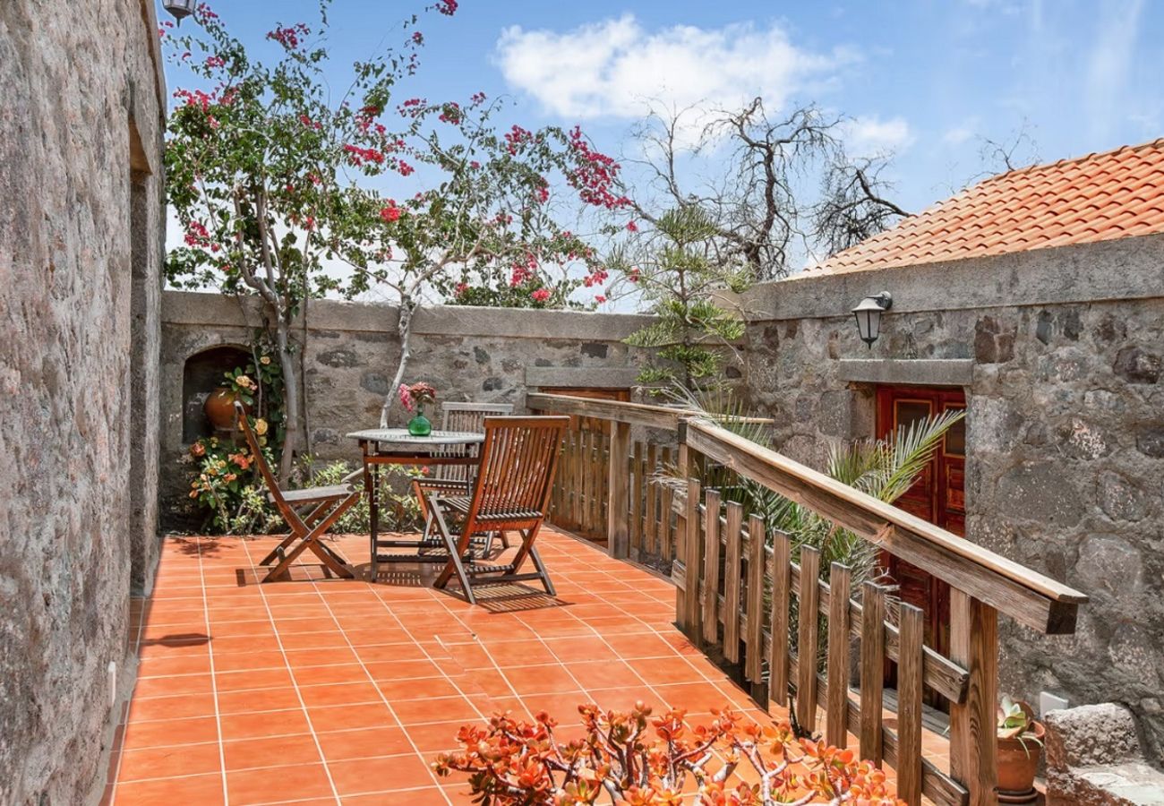 Ferienhaus in San Nicolas de Tolentino - Ländliches Haus mit privatem Pool in Tasarte