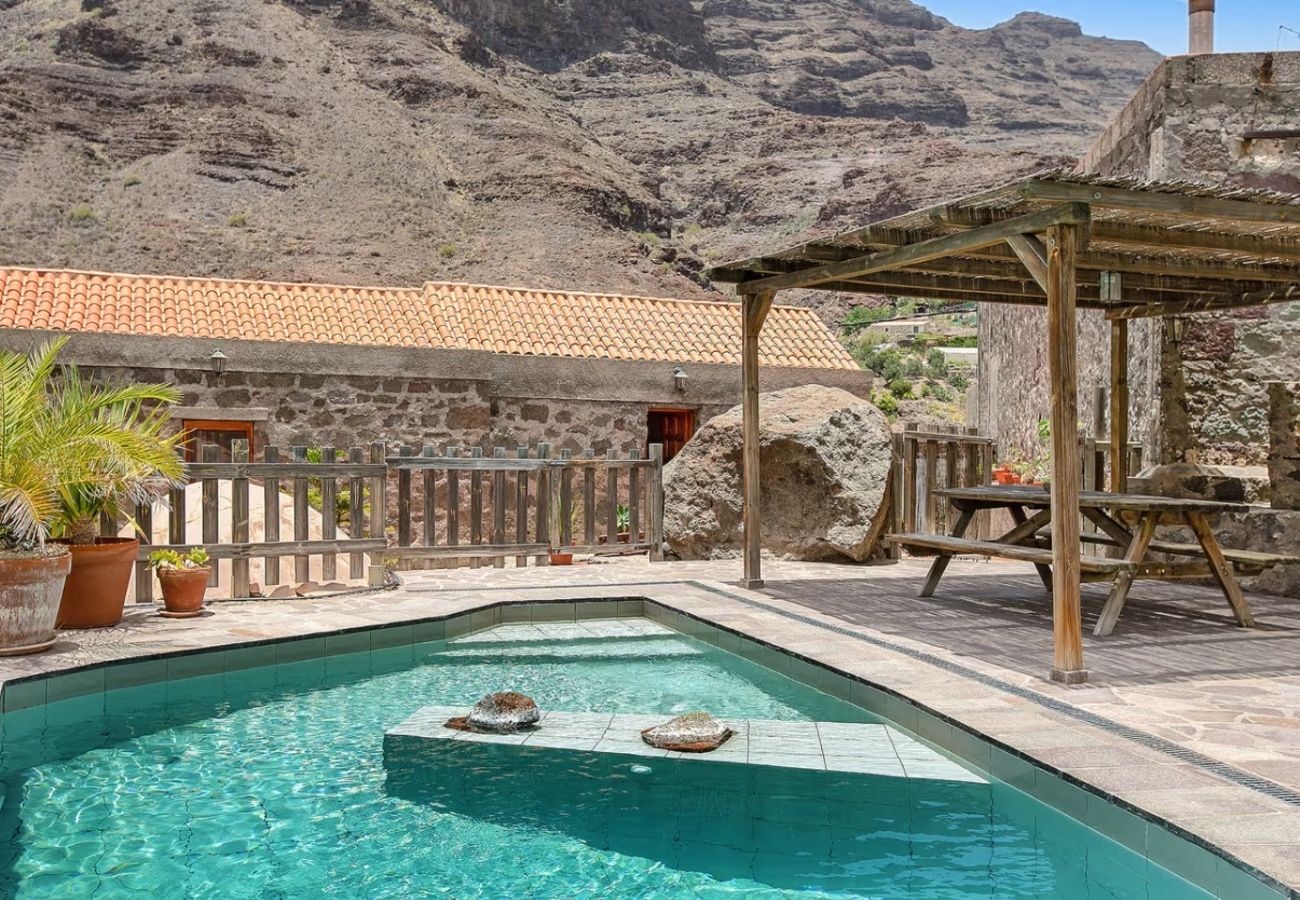 Ferienhaus in San Nicolas de Tolentino - Ländliches Haus mit privatem Pool in Tasarte