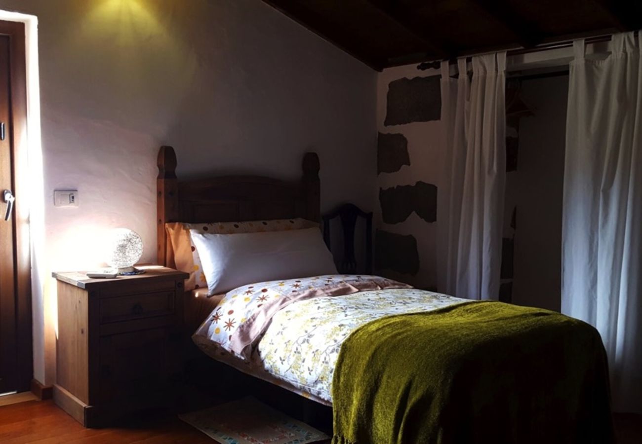 Landhaus in Santa María de Guía - 2 Bed & Breakfast zum Wandern, Entspannen mit 2 Terrassen und Grill