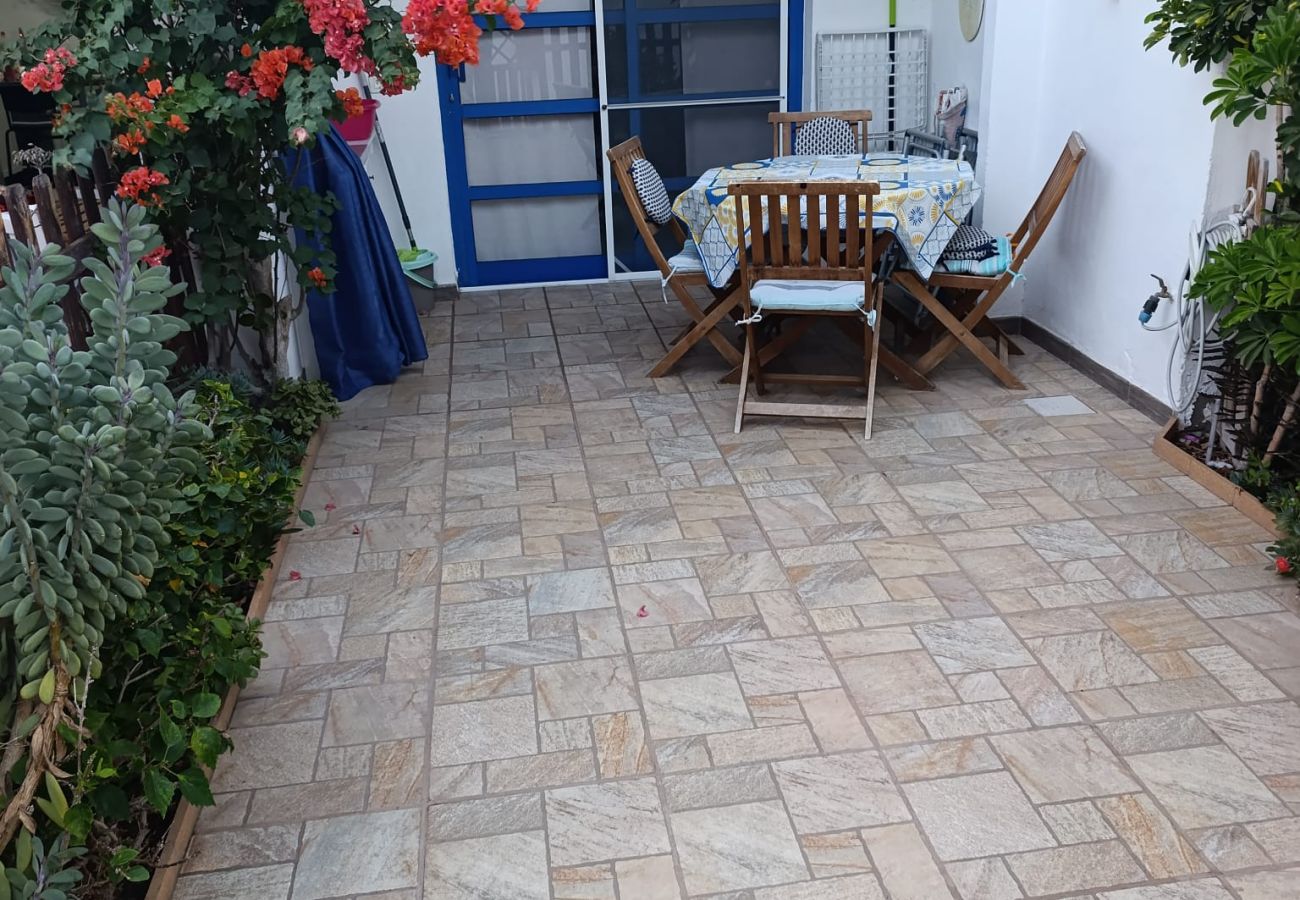 Bungalow in San Bartolomé de Tirajana - Bungalow mit 1 Schlafzimmer und Terrasse im Zentrum von Maspalomas