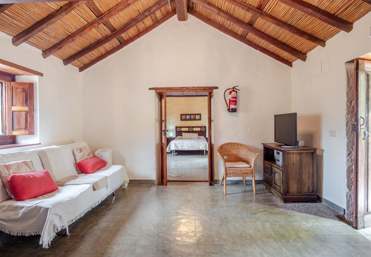 House in San Nicolas de Tolentino - Lengua de Lava by Villas Rivero