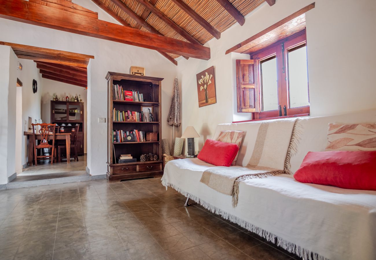 House in San Nicolas de Tolentino - Lengua de Lava by Villas Rivero