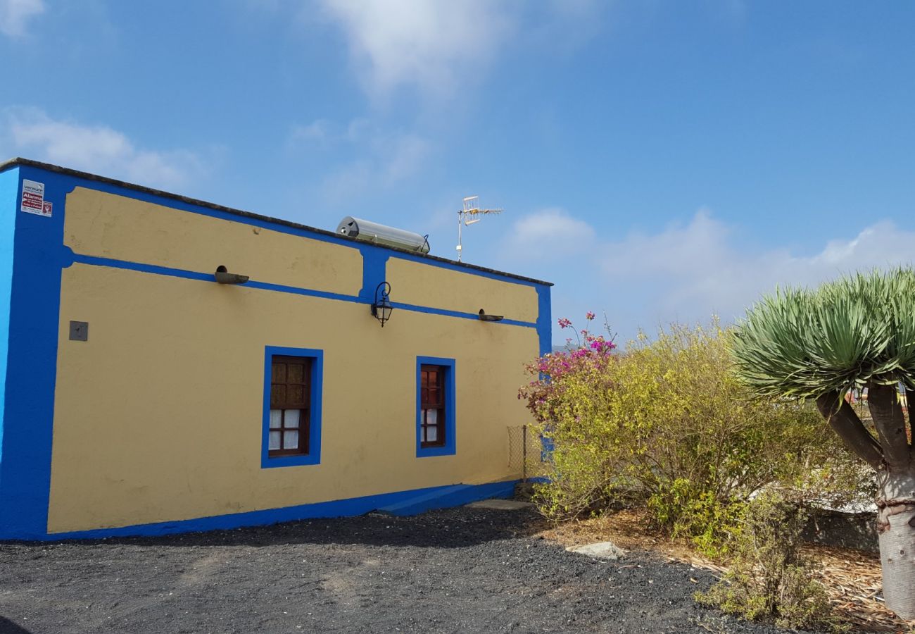 Cottage in Moya - Typical Canarian Country House 2 Bedrooms perfect to disconnect and enjoy in Moya