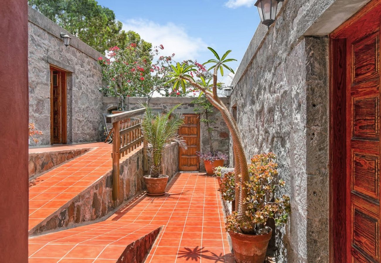 Maison à San Nicolas de Tolentino - Casa rural con piscina privada en Tasarte